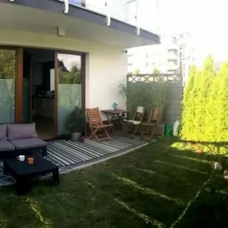 Apartament Klimatyczny Apartament Z Ogrodkiem