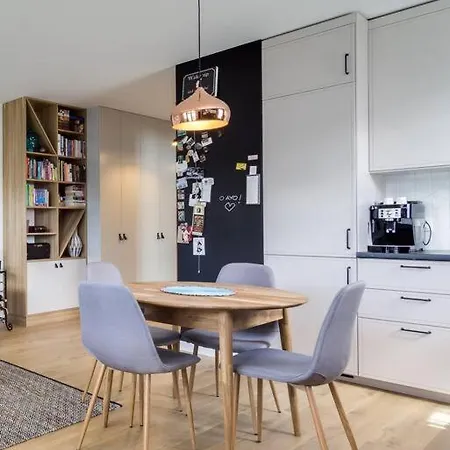 Klimatyczny Apartament Z Ogrodkiem